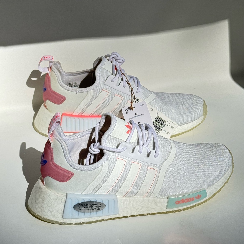 Adidas Women’s White and Pink Sneakers *Runs Large* Fits Size 9.5 or 10